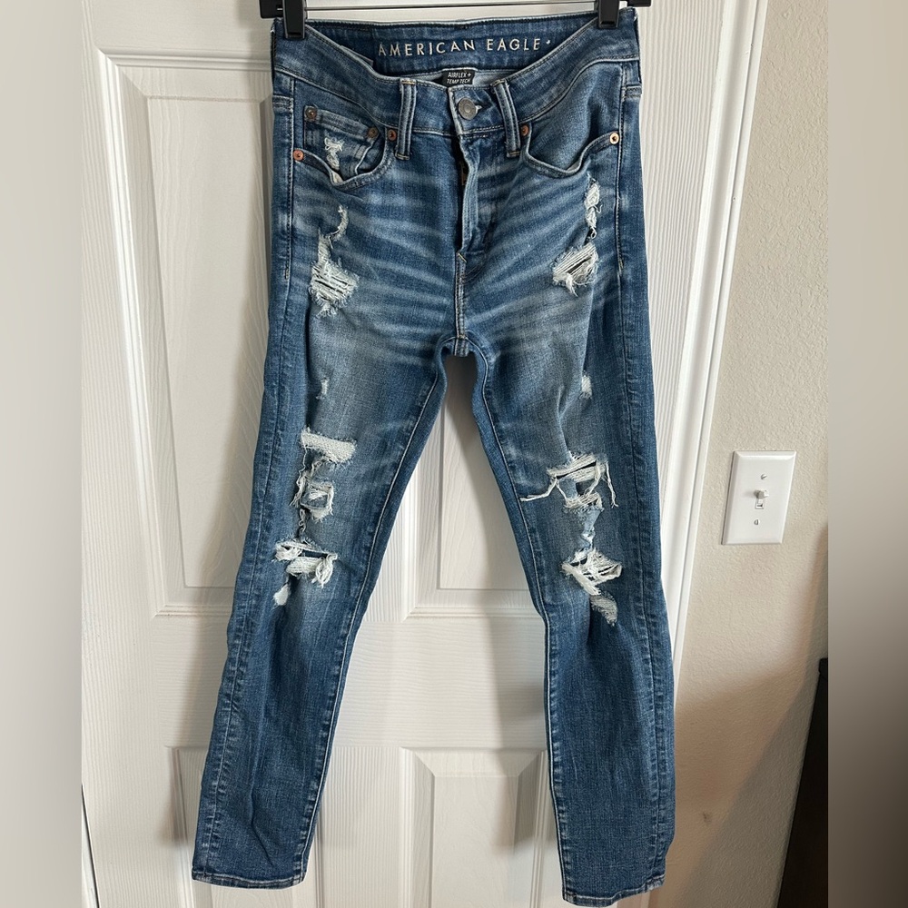 American Eagle Distressed Blue Jeans